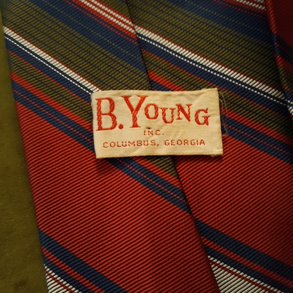 B YOUNG MEN'S VINTAGE STRIPE TIE - Picture 4 of 5